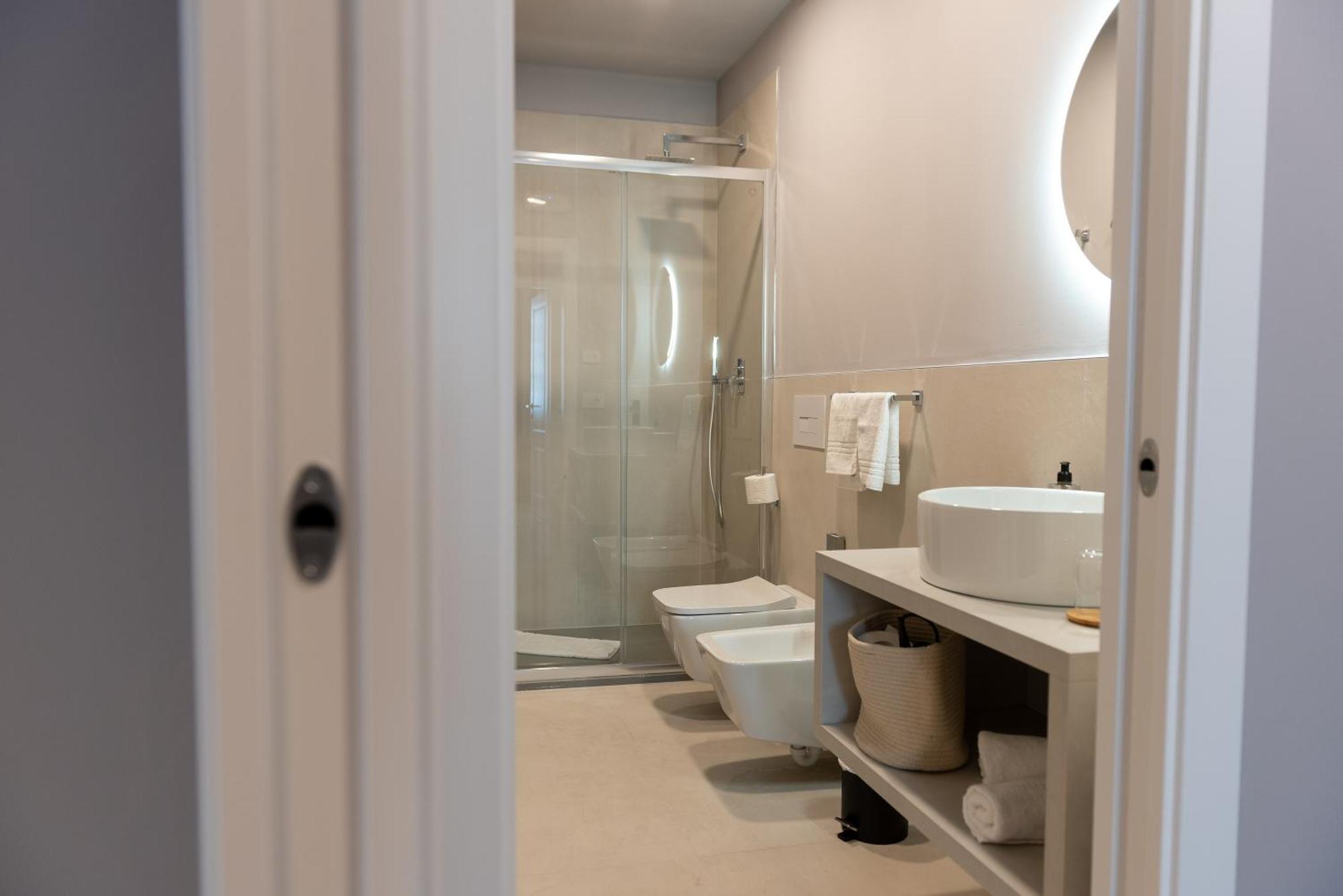 Regina Boutique Suites Triëst Buitenkant foto